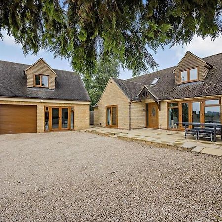Beautiful 4-5 Bedroom Village House With Rural Views Salford  Экстерьер фото