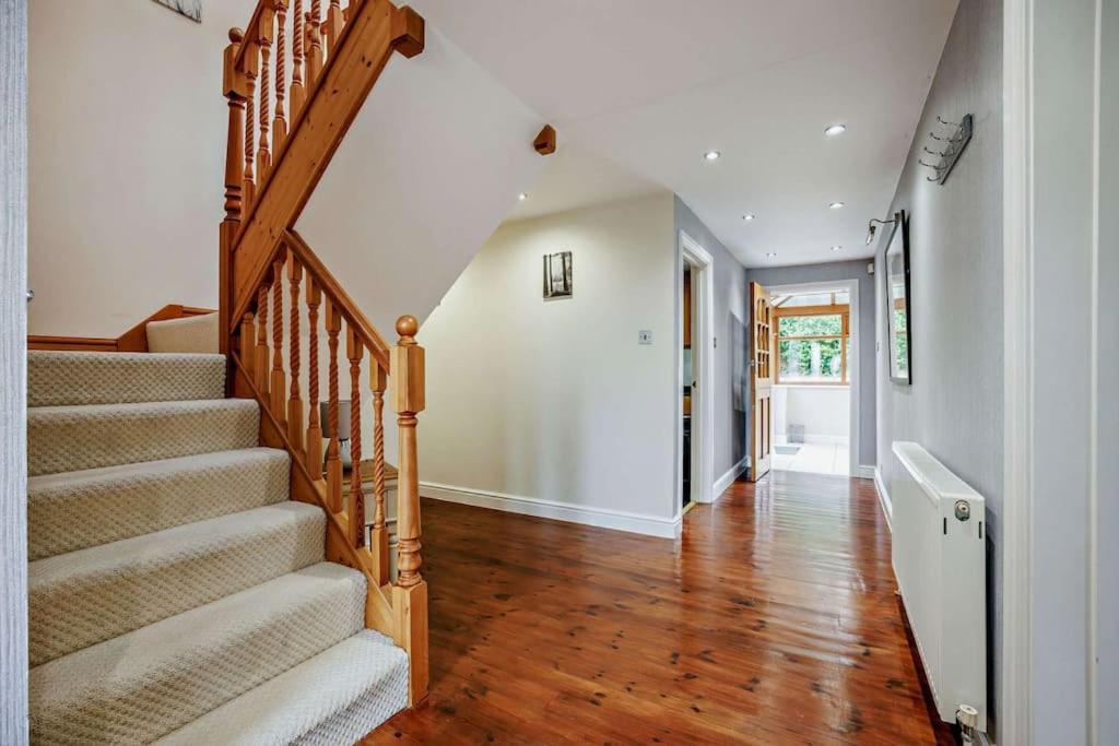 Beautiful 4-5 Bedroom Village House With Rural Views Salford  Экстерьер фото